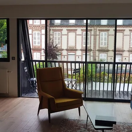 Au Nom Du Zen 3 Pieces Avec Terrasse Coeur Довиль